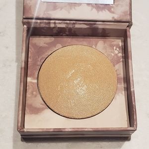 Urban Decay "Luminous" Naked illuminated Shimmering Powder for face & body